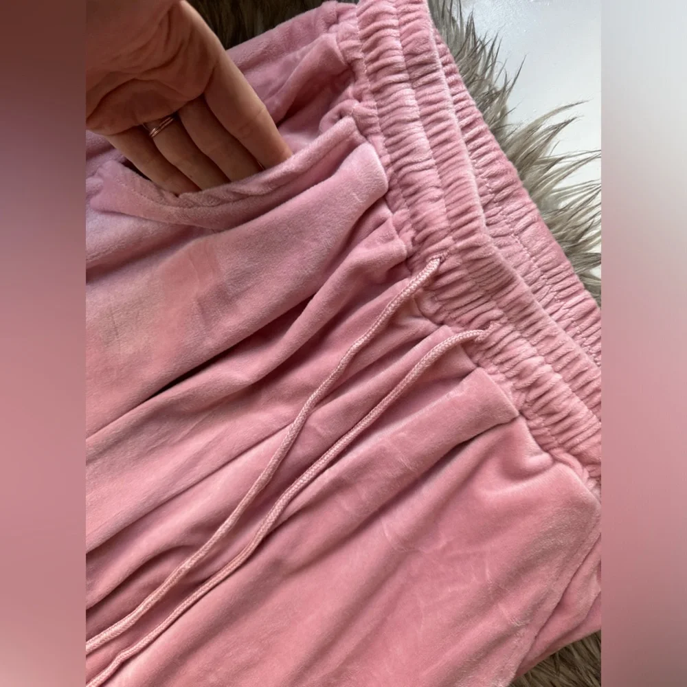 Mrs George Mean Girls Mom Halloween Costume - Picture 7 of 12